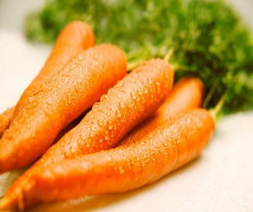 cà rốt có màu da cam và rất giàu vitamin A
